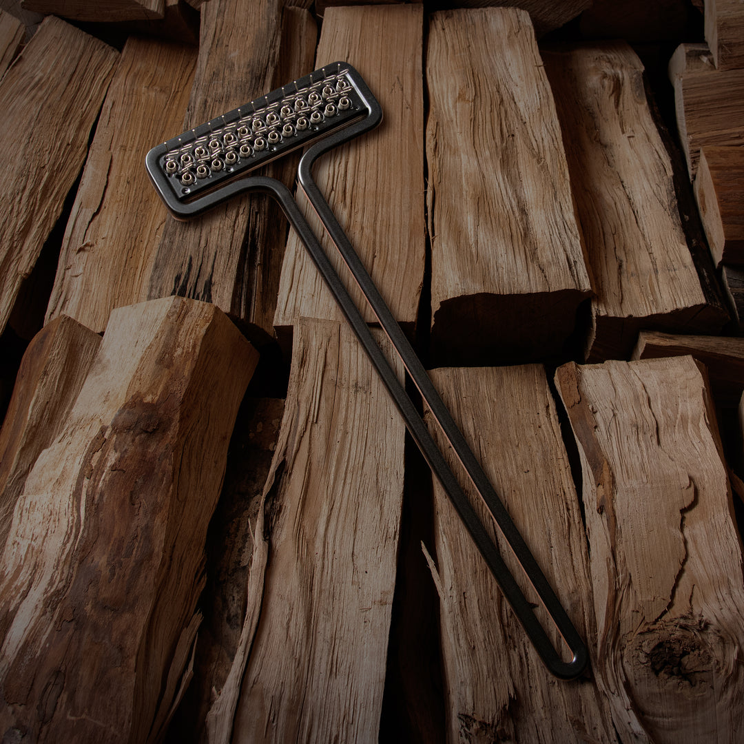 Brosse à Barbecue Métallique EK HANDEL - Manche Coloré, Robuste, Pour Nettoyer Les Grilles Facilement